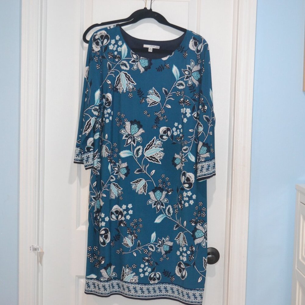 Pre owned Studio one Dress . Floral pattern size xl color blue
